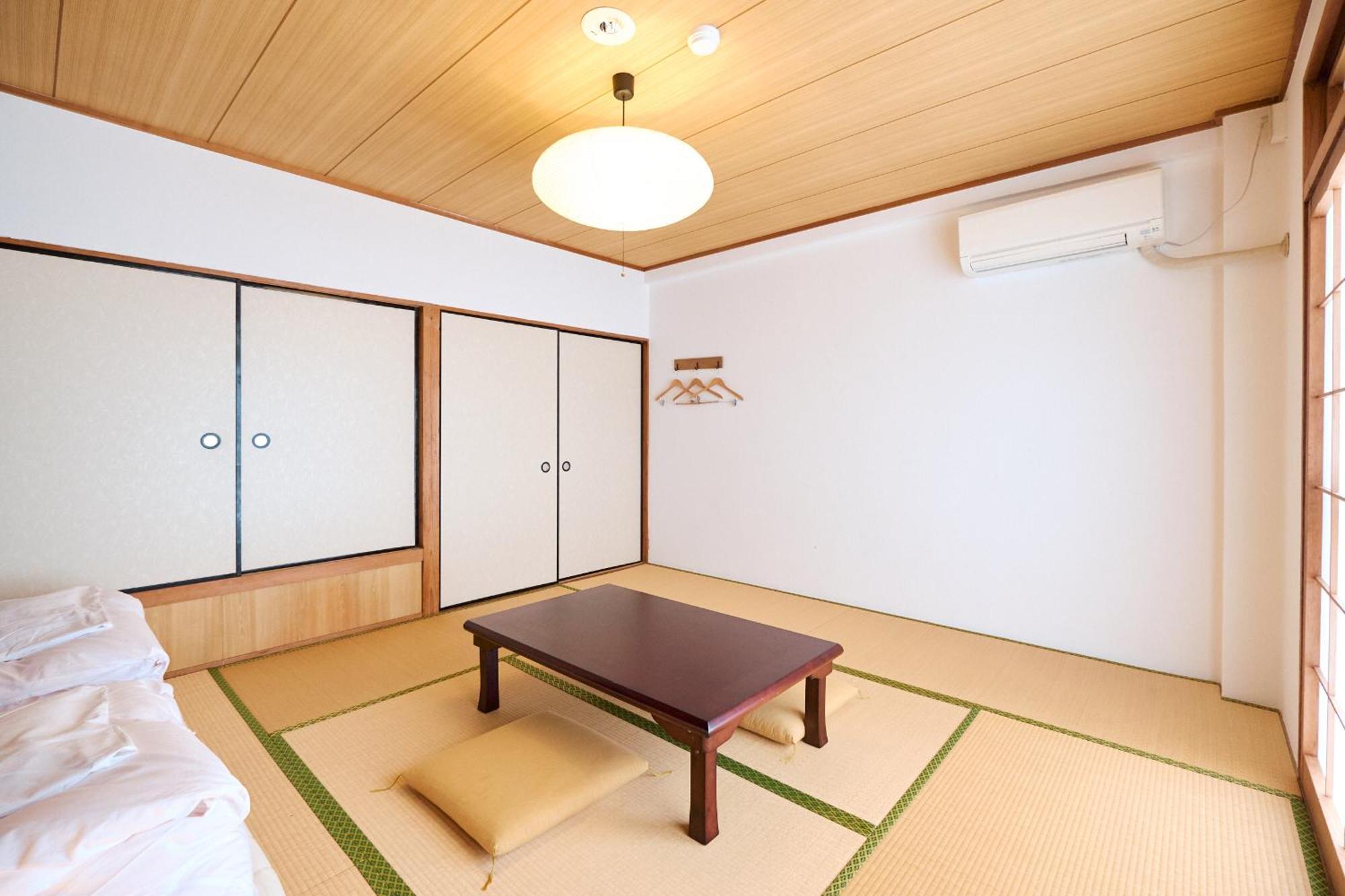 J-Hoppers Lake Biwa Guesthouse Otsu Room photo