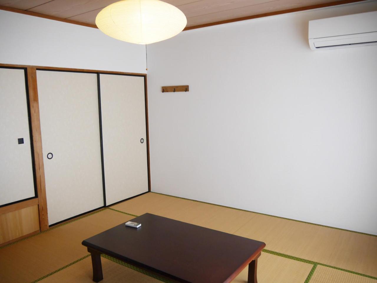 J-Hoppers Lake Biwa Guesthouse Otsu Room photo